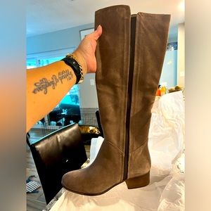 Steve Madden‎ Pull-On Tall Taupe Suede Boots Size 8
